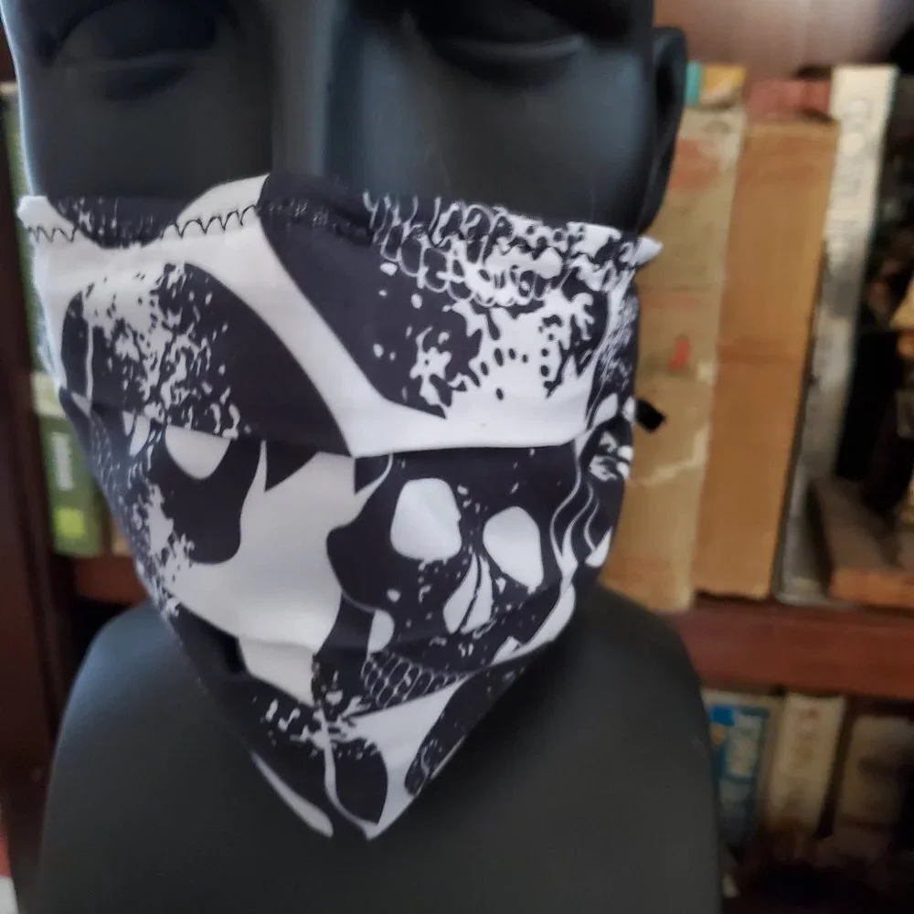 Black & White Face Mask with Filters Skulls